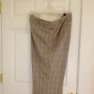 Lane Bryant Cropped Plaid Taupe/Tan Pants in Size 28w.
